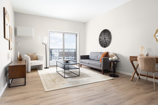 Building Photo - The Emery at Southmoor