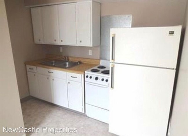 Building Photo - Studio, 1 bath House - 52 1/2 E Columbus St