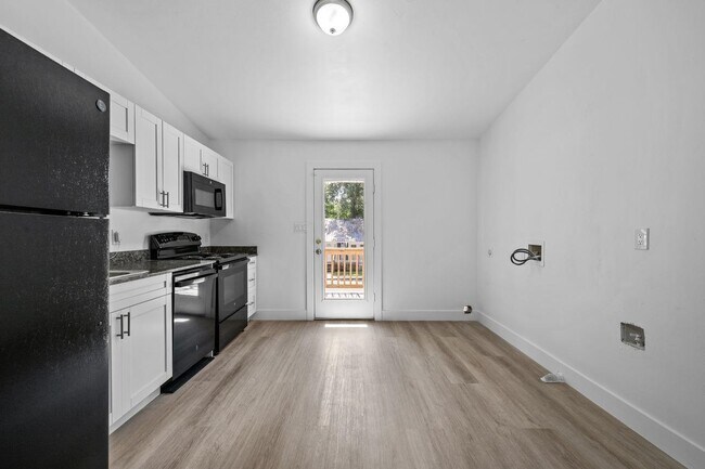 Foto del edificio - 2222 Magnolia Cir