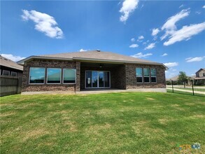 Building Photo - 2209 Hoja Ave
