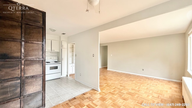 Building Photo - 6 Kings Point Dr