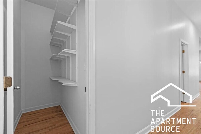 Foto del edificio - 858 N Paulina St