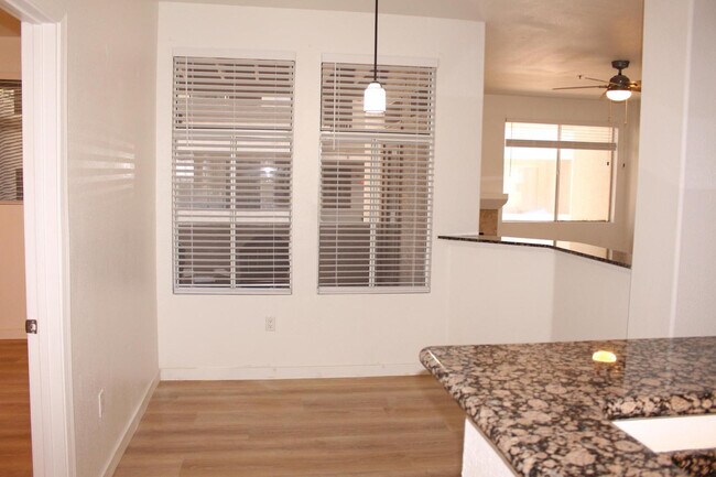 Foto del edificio - 11375 E Sahuaro Dr
