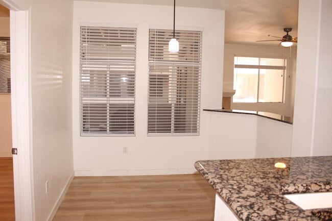 Building Photo - 11375 E Sahuaro Dr