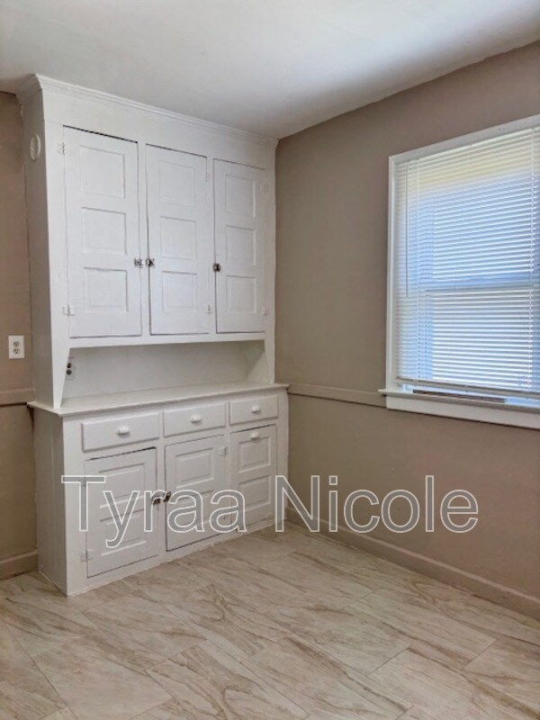 Foto del edificio - 4915 Maplewood Ave