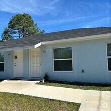 Building Photo - 9435 N Travis Dr