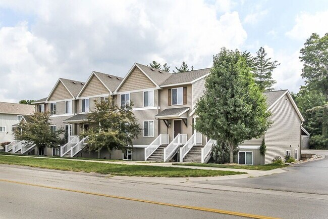 Building Photo - 11334 48th Ave