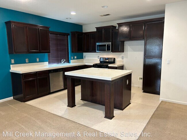 Building Photo - 3 br, 2 bath House - 3026 W. Sweet