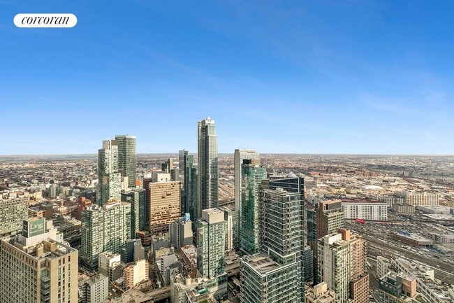 Building Photo - 3 Ct Square W