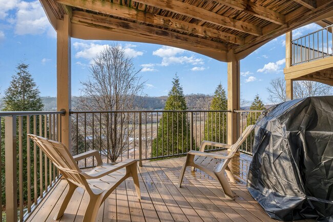 Foto del edificio - 2215 Rolling Hills Dr