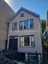 Building Photo - 1455 W Augusta Blvd