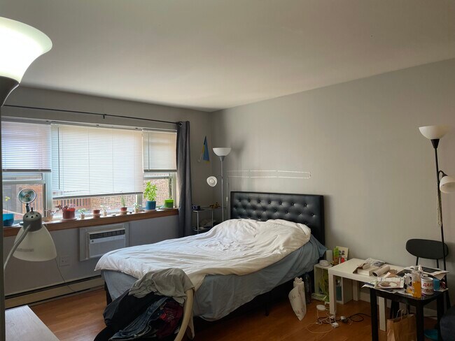 Foto del edificio - 5920 N Kenmore Ave