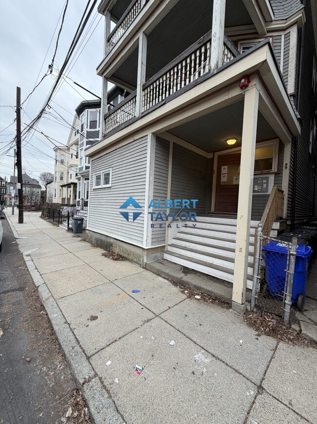 Building Photo - 99 Calumet St