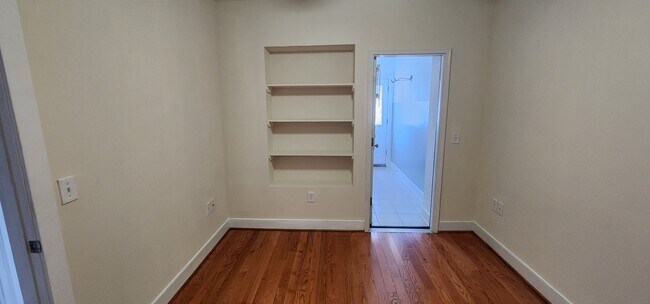 Foto del edificio - 1353 Adams St NE