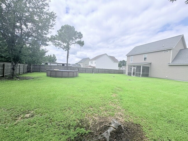Foto del edificio - 219 Hidden Oaks Dr