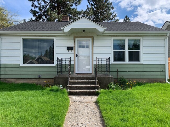 Building Photo - Cute 2 Bedroom Home in Perry District!