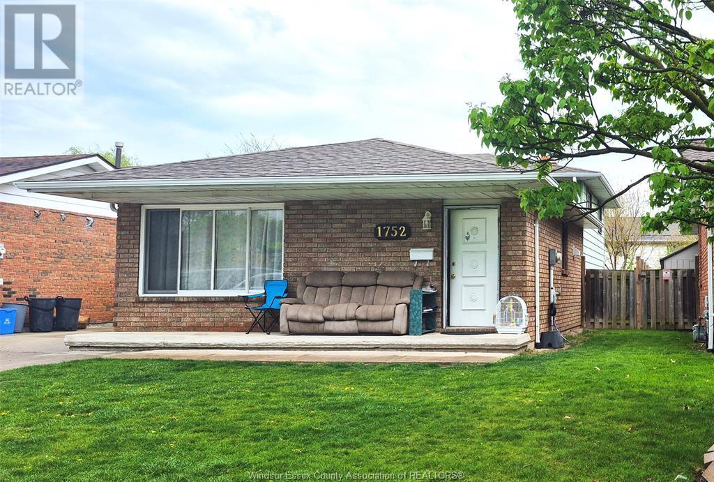 Primary Photo - 1752 Southdale Dr