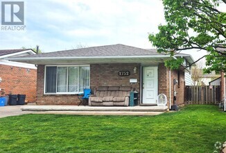 Building Photo - 1752 Southdale Dr