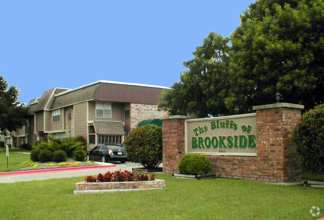 Building Photo - The Bluffs of Brookside