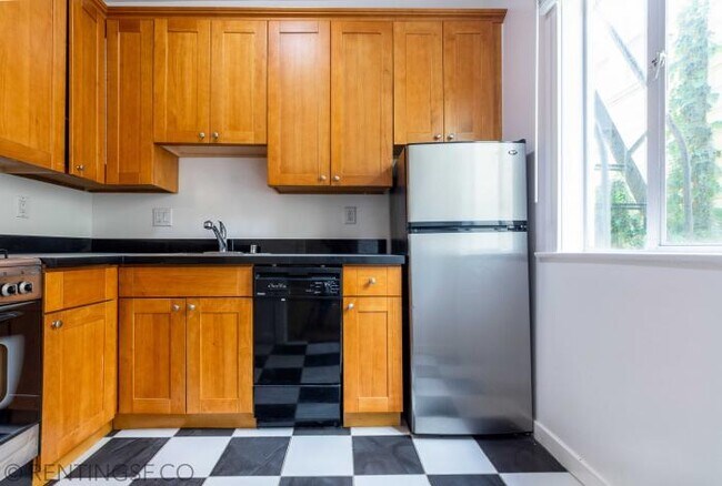 Building Photo - bedroom in San Francisco CA 94109