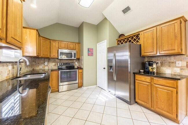 Large Kitchen - 1920 Rose Ct