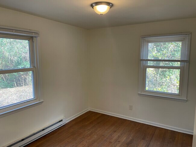 Building Photo - 2844 Royston Rd