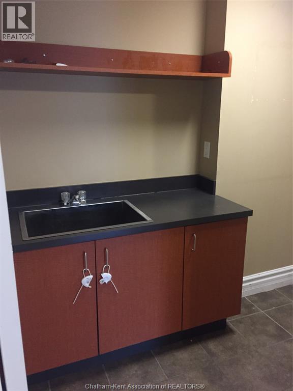 Building Photo - 27-29 Keil Dr S