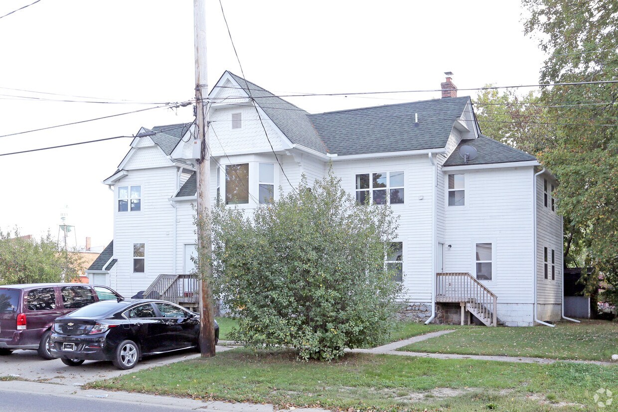 Building Photo - 102 S 1st St