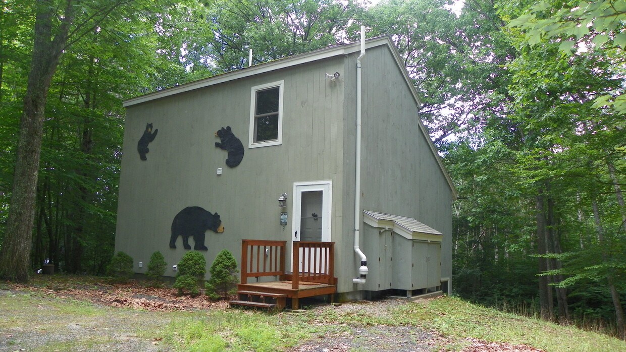 8 Panaway Dr, Campton, NH 03223 House Rental in Campton, NH