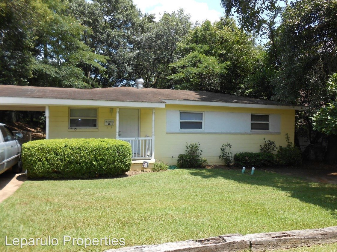 Primary Photo - 1606 Airport Dr
