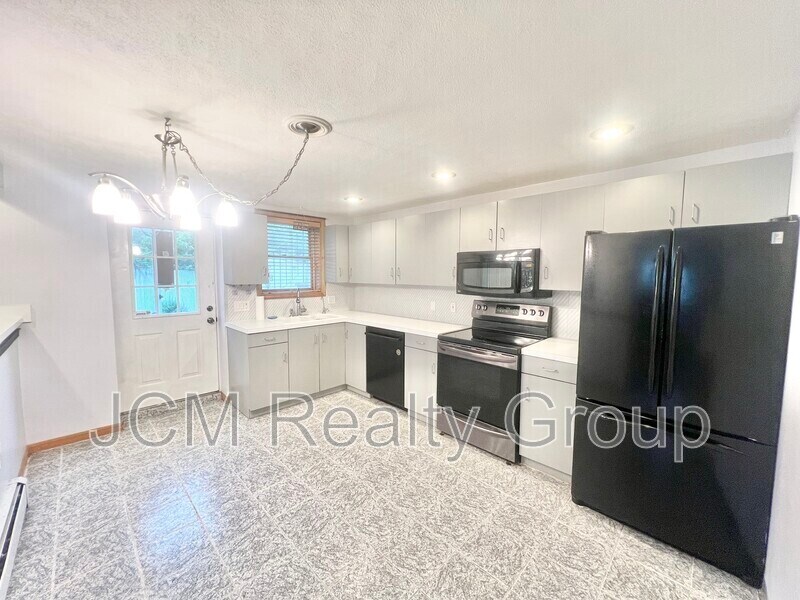 Foto principal - 120 Savage St