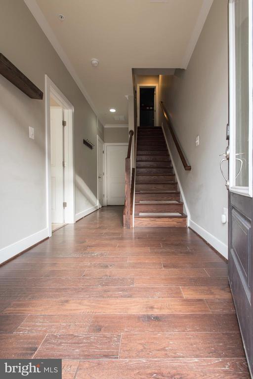 Building Photo - 408 Hendrix Ave