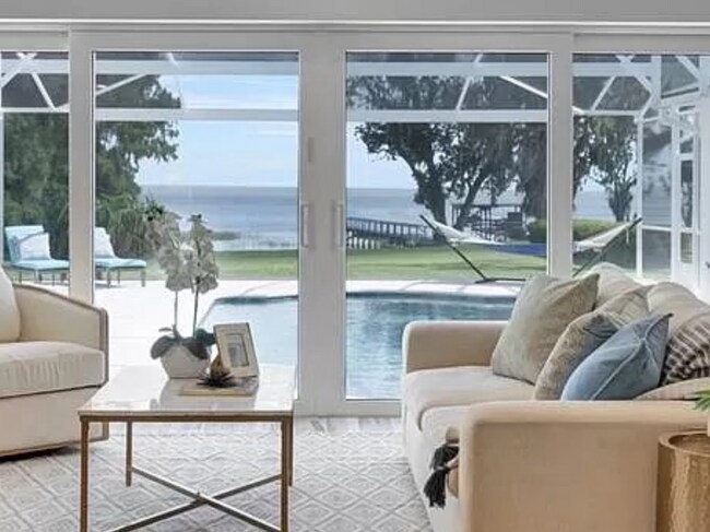 Foto del edificio - 1021 Temple Grove Pl