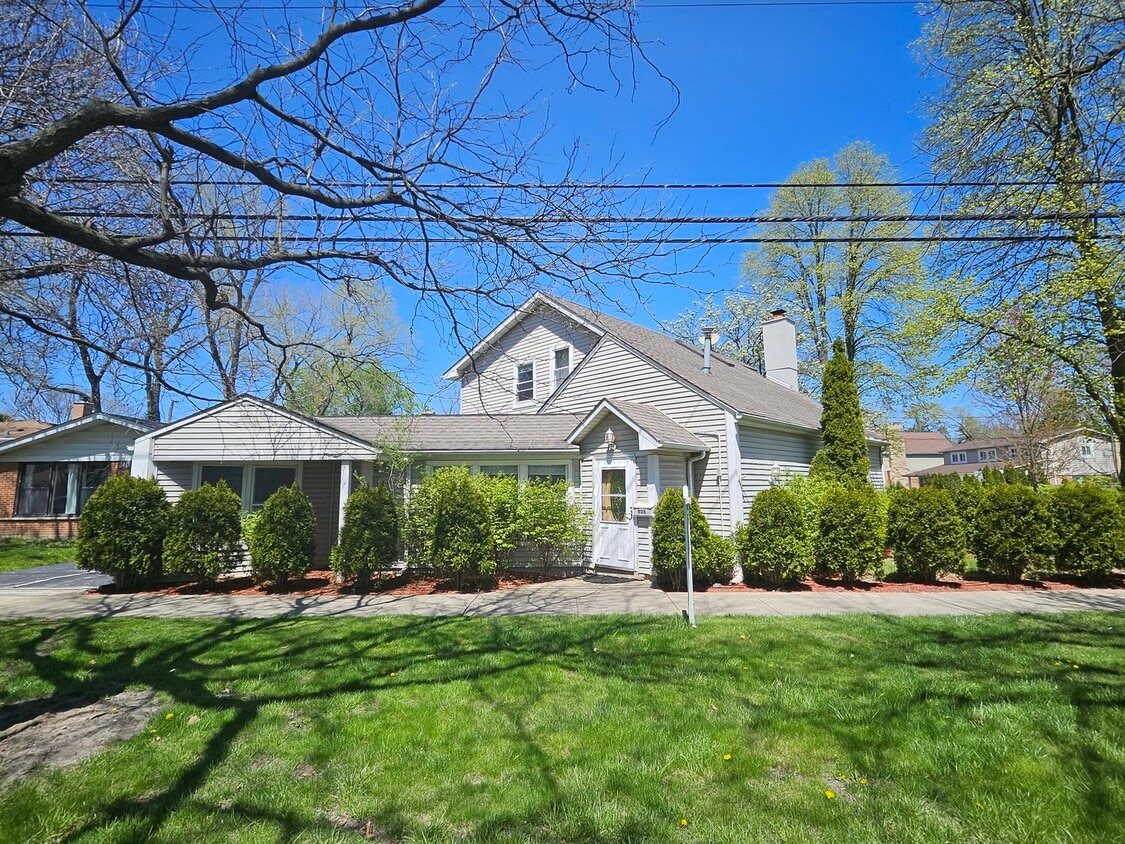 Primary Photo - 808 Indian Rd