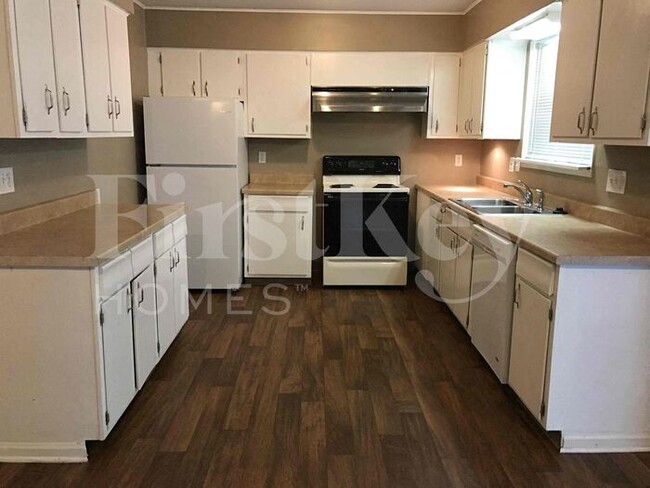 Foto del edificio - 5641 N Drury Ave