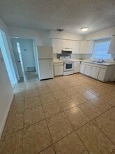 Building Photo - 1480 NW 19th Ct