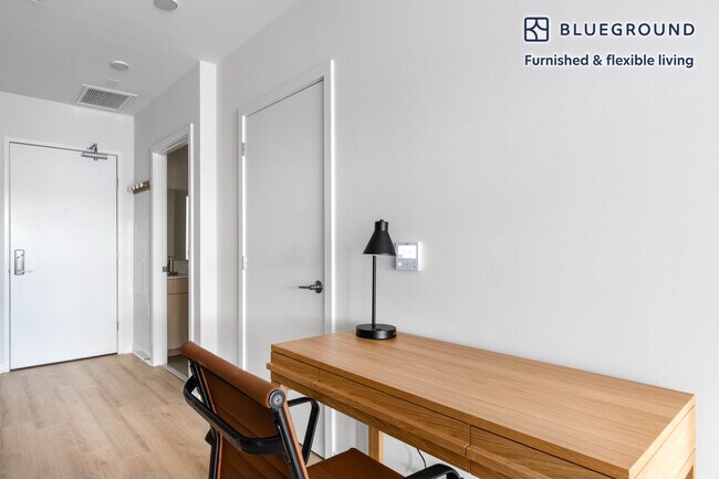 Foto del edificio - 2121 1st St