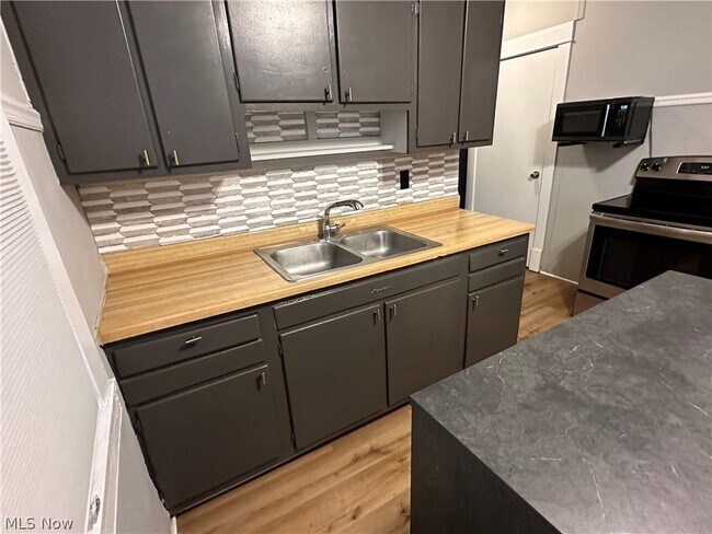 Foto del edificio - 4408 Alpha Ave