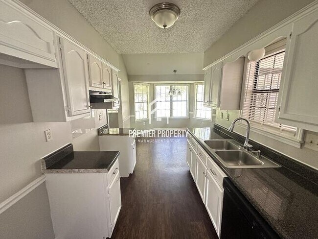 Building Photo - 6569 Chauncey