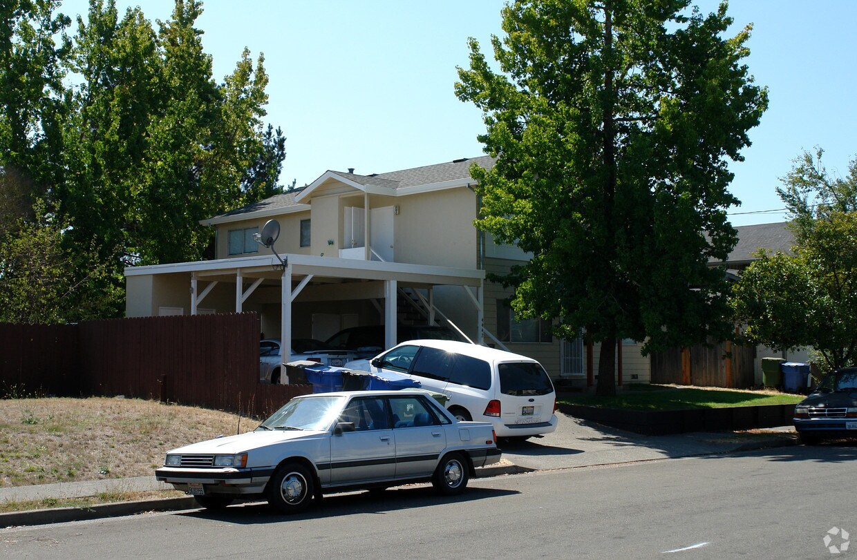 Foto del edificio - 4440 Yukon Dr