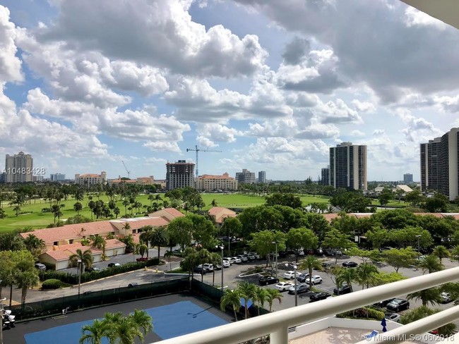 Foto del edificio - DELVISTA TOWERS CONDO