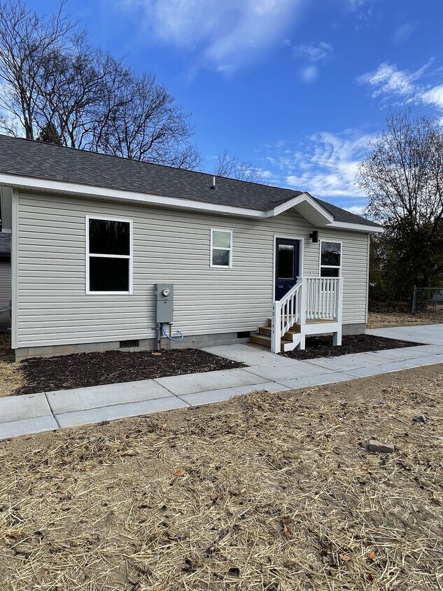 Primary Photo - 4014 Chandler Ave