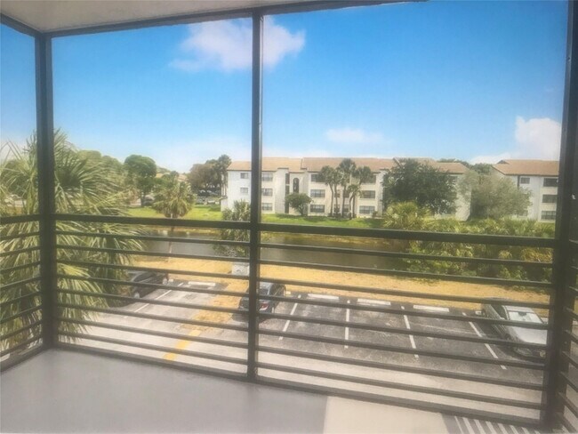 Foto del edificio - 3710 N Pine Island Rd