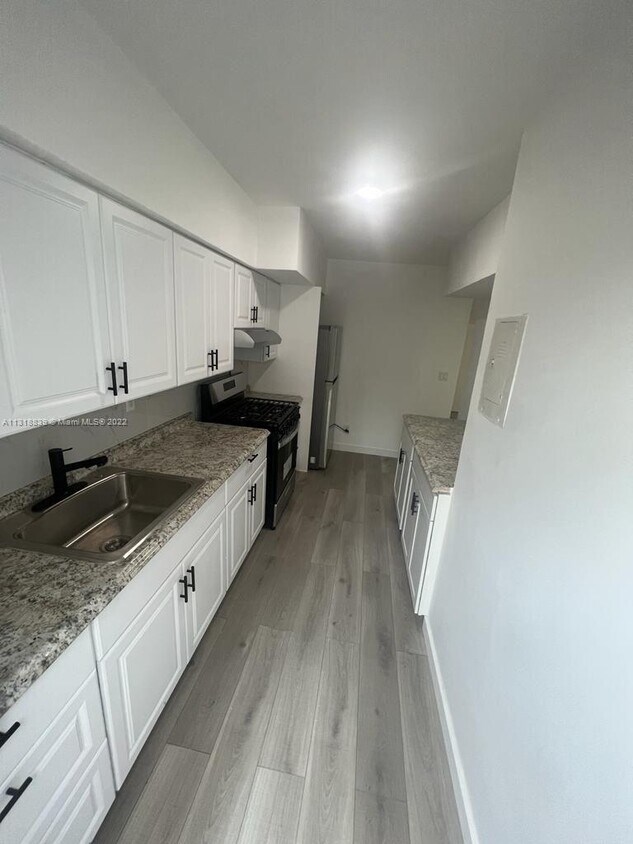 325 Surfside Blvd 1 Surfside Fl 33154 - 325  Surfside Blvd  1 Surfside Fl 33154