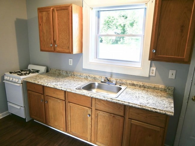 Building Photo - 1703 Lamb Ave