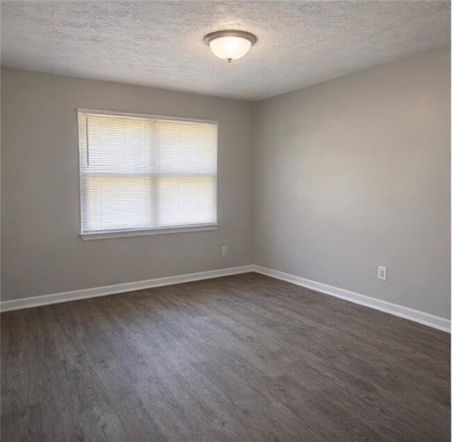 Building Photo - 848 Wilson Cir SW