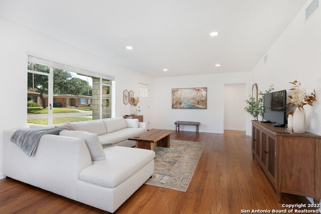 ~~COZY 3BD/2BA HOME! HIGHLANDS HIGH SCHOOL!!~~ - ~~COZY 3BD/2BA HOME! HIGHLANDS HIGH SCHOOL!!~~