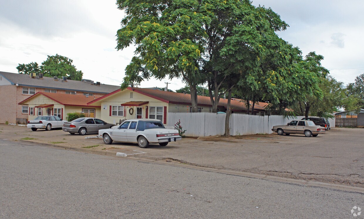 Foto del edificio - 2409-2411 45th St