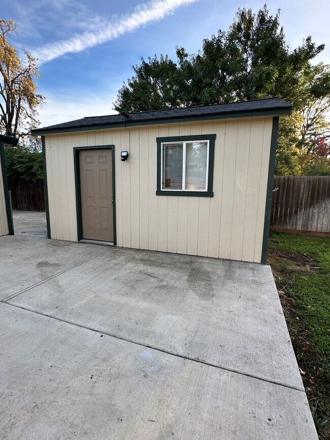 Building Photo - ****BEAUTIFUL HOME JUST WAITING FOR YOU****