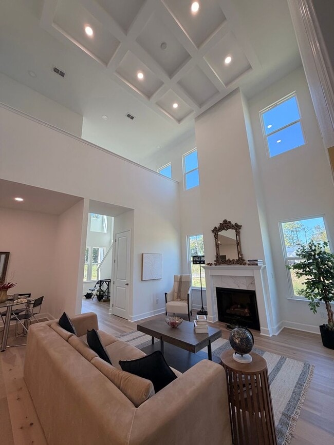 Building Photo - 5713 Bascom Ln
